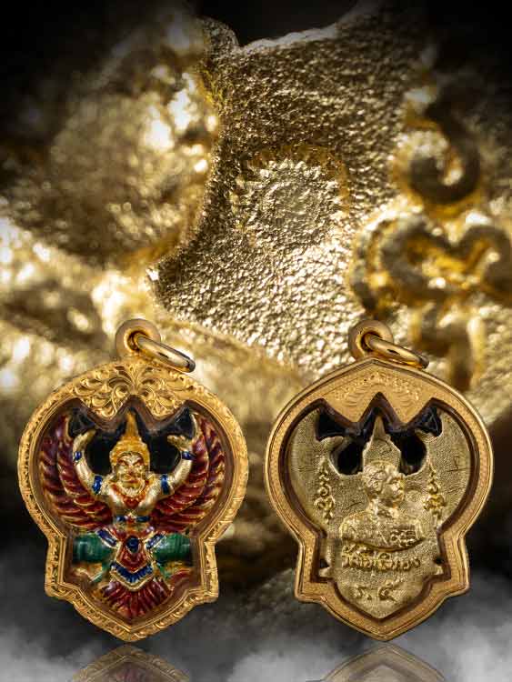 ครุฑอาจารย์วราห์ วัดโพธิ์ทอง พิมพ์ใหญ่ เนื้อทองคำลงยาสี พร้อมเลี่ยมทอง-1