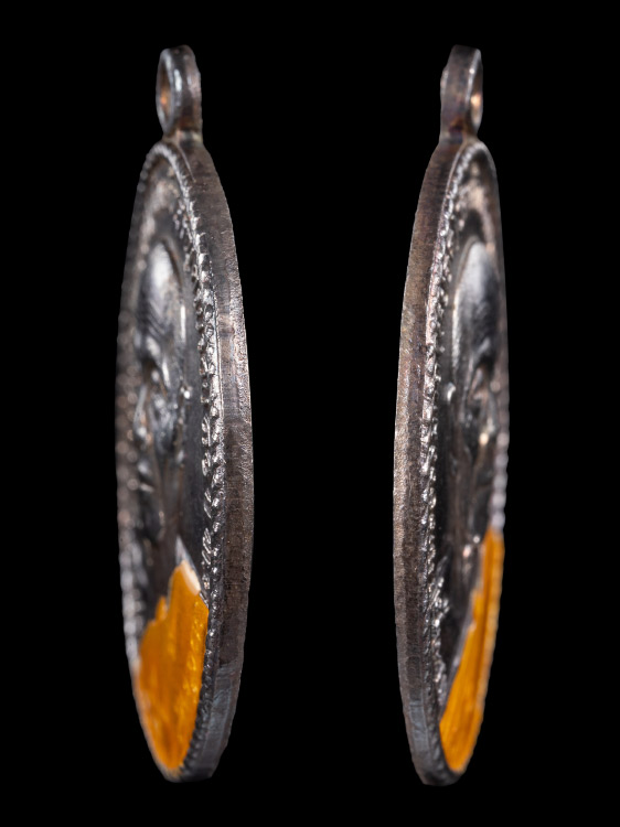 เหรียญหลวงพ่อหยอด วัดแก้วเจริญ เนื้อเงินลงยาสี พระดีอนาคตไกล-1