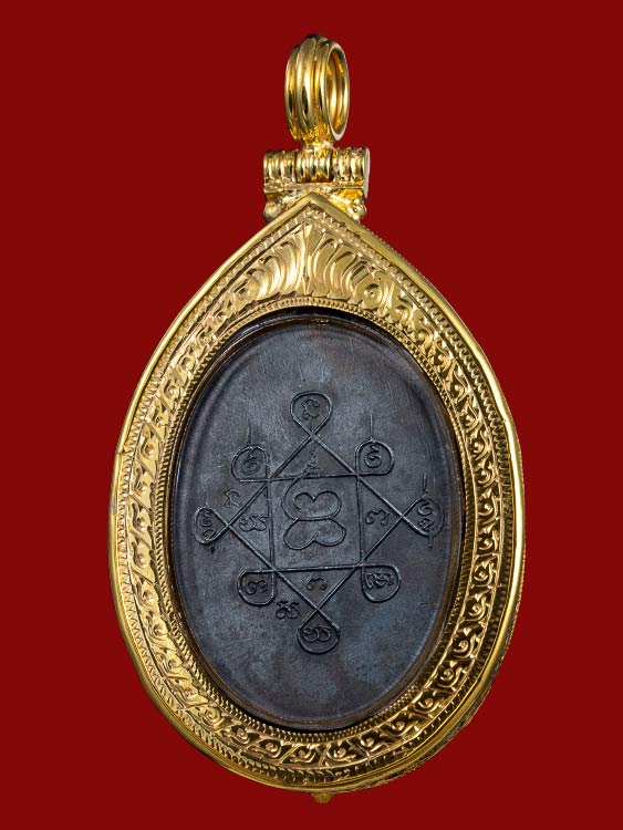 เหรียญแม่ชีบุญเรือนโตบุญเติมเนื้อทองแดงรมดำ สภาพสวย เลี่ยมทองโบราณลงยาสีสั่งทำอย่างดีสมัยก่อนจากเจ้าของเดิม-1