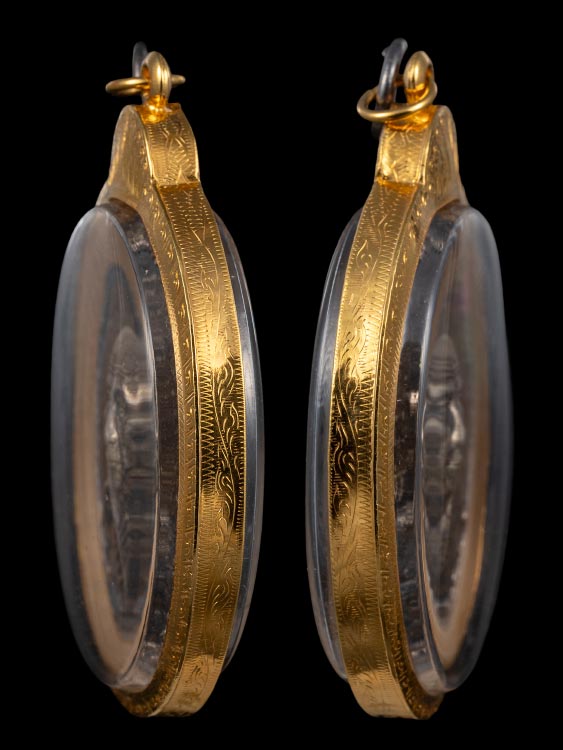 เหรียญหลวงพ่อเกษม สุสานไตรลักษณ์ เนื้อเงิน ปี36 พร้อมเลี่ยมทอง-1