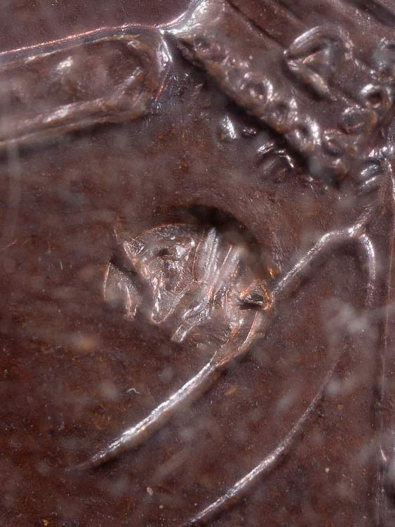 เหรียญหลวงพ่อเอีย วัดบ้านด่าน พร้อมเลี่ยมวินเทจ-1