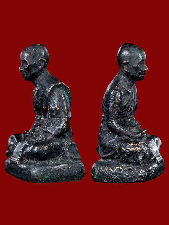 รูปเหมือนหลวงปู่เทียม วัดกษัตราธิราช รุ่นแรก เนื้อทองเหลือง ปี2509-1