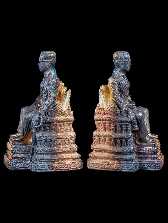 รูปเหมือนในหลวงนั่งบัลลังก์ เนื้อเงิน สวยเดิม พร้อมกล่องเดิม หายาก-1