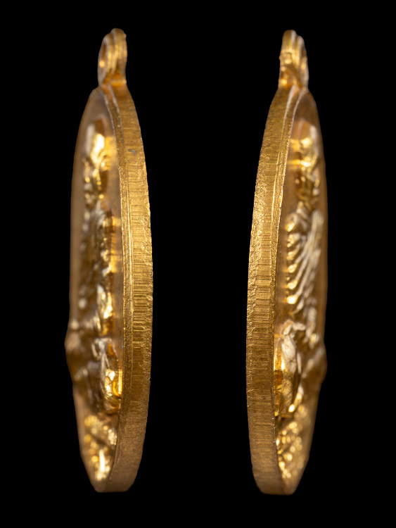 เหรียญพระอาจารย์ทิมวัดช้างให้รุ่นแรกพิมพ์เต็มองค์เนื้อทองแดงกะไหล่ทองปี08-1