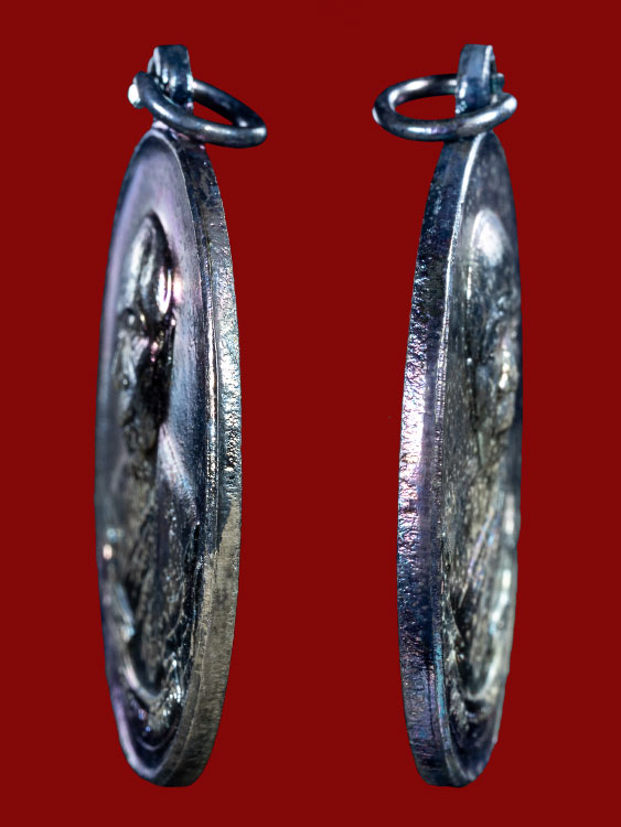 เหรียญมงคลศิลาฤกษ์หลวงปู่ทิม วัดละหารไร่ กะไหล่เงิน พร้อมกล่องเดิม-1