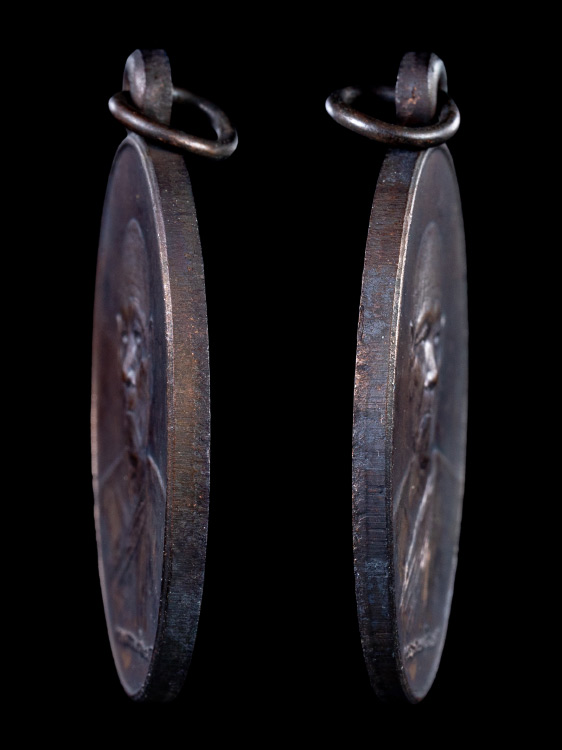 เหรียญหลวงปู่ธูป วัดแคนางเลิ้ง เนื้อนวะโลหะ จ.กรุงเทพ ปี 25-1